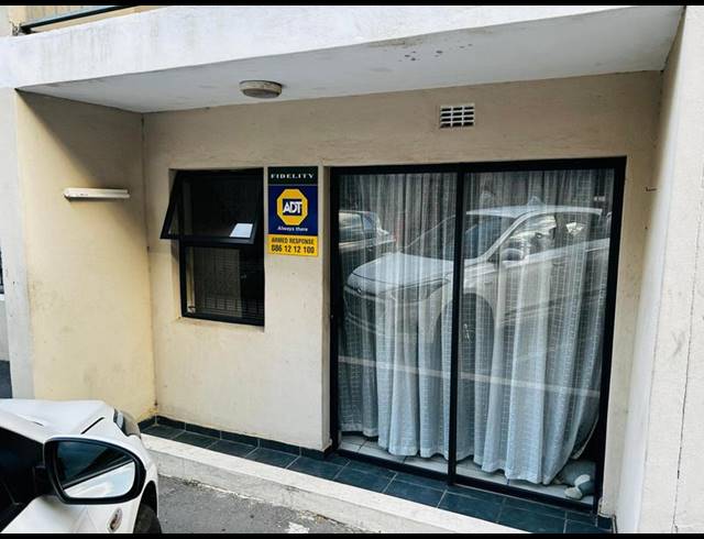 2 BEDROOM PROPERTY TO RENT IN NEWLANDS EAST